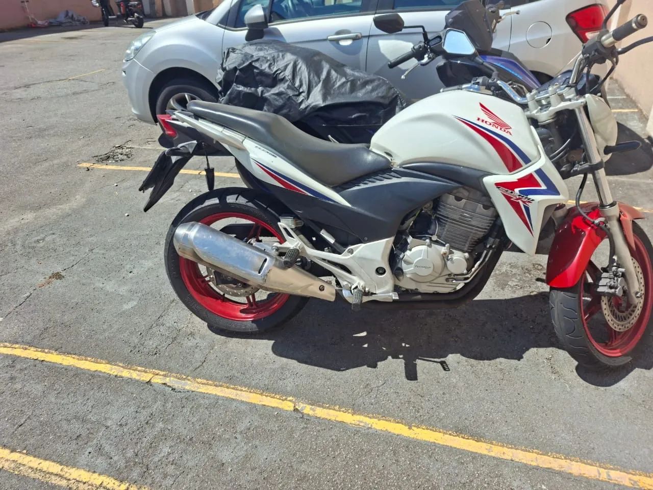 Honda CB 300 R 2015 - Foto 2