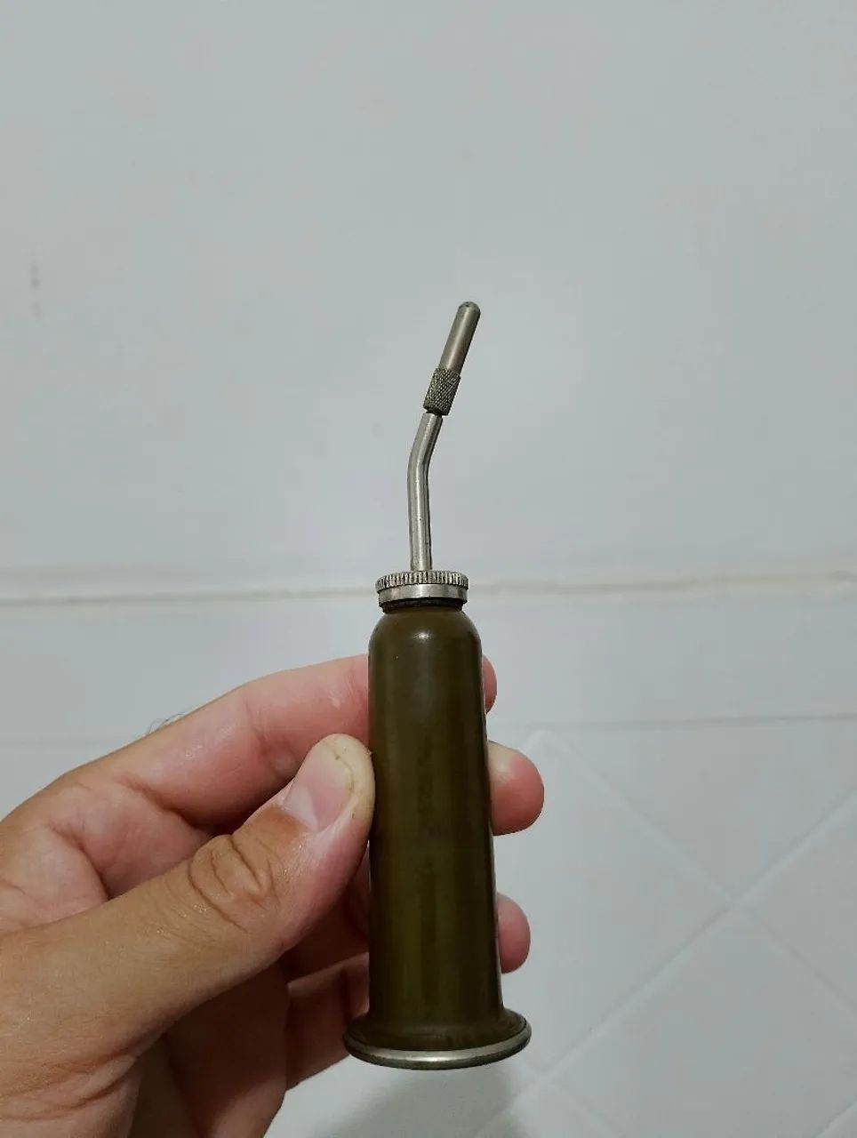 Lata óleo máquina de costura Elna gafanhoto  - Foto 3