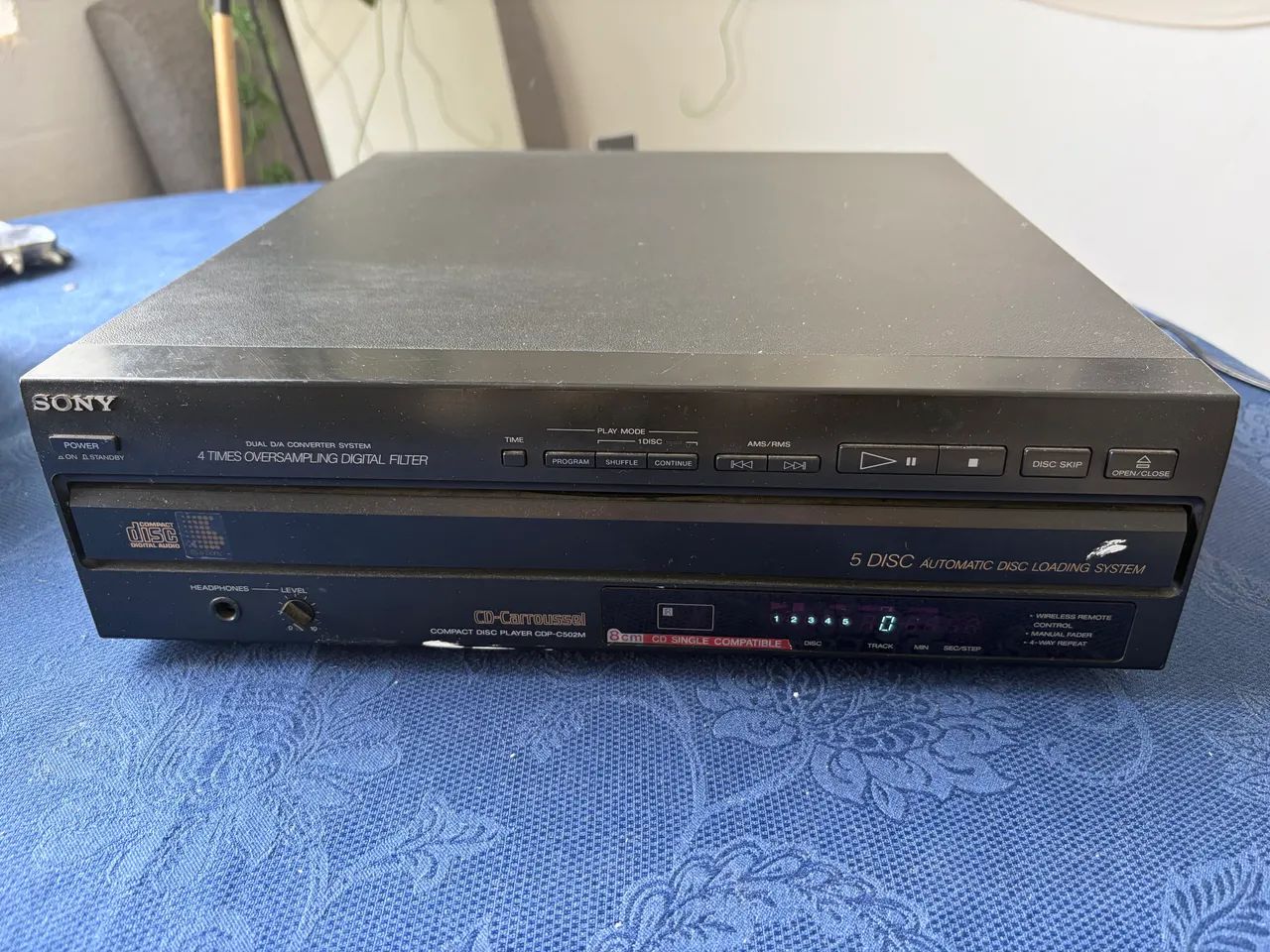 CD PLAYER Sony CDP-C502M
