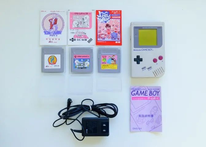 game boy japonês (original - DMG), em perfeito estado e funcional