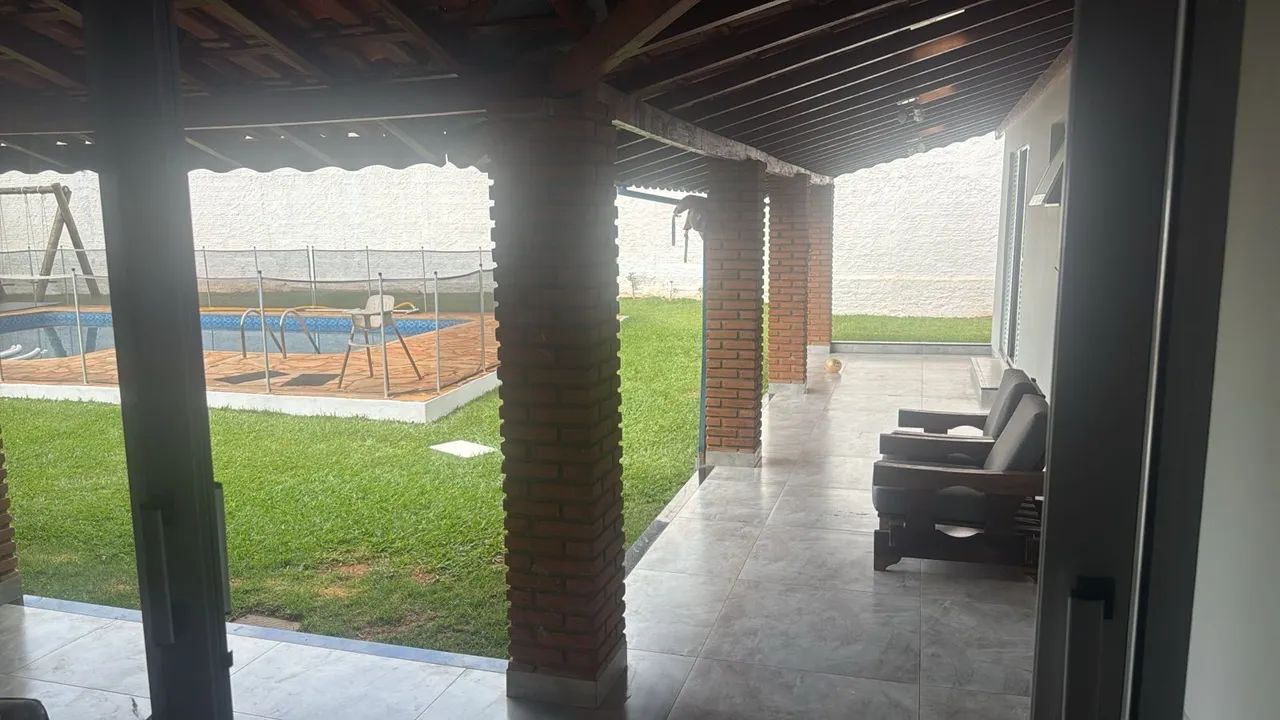 VENDE-SE CASA COM PISCINA EM ARARAS/SP  - Foto 2
