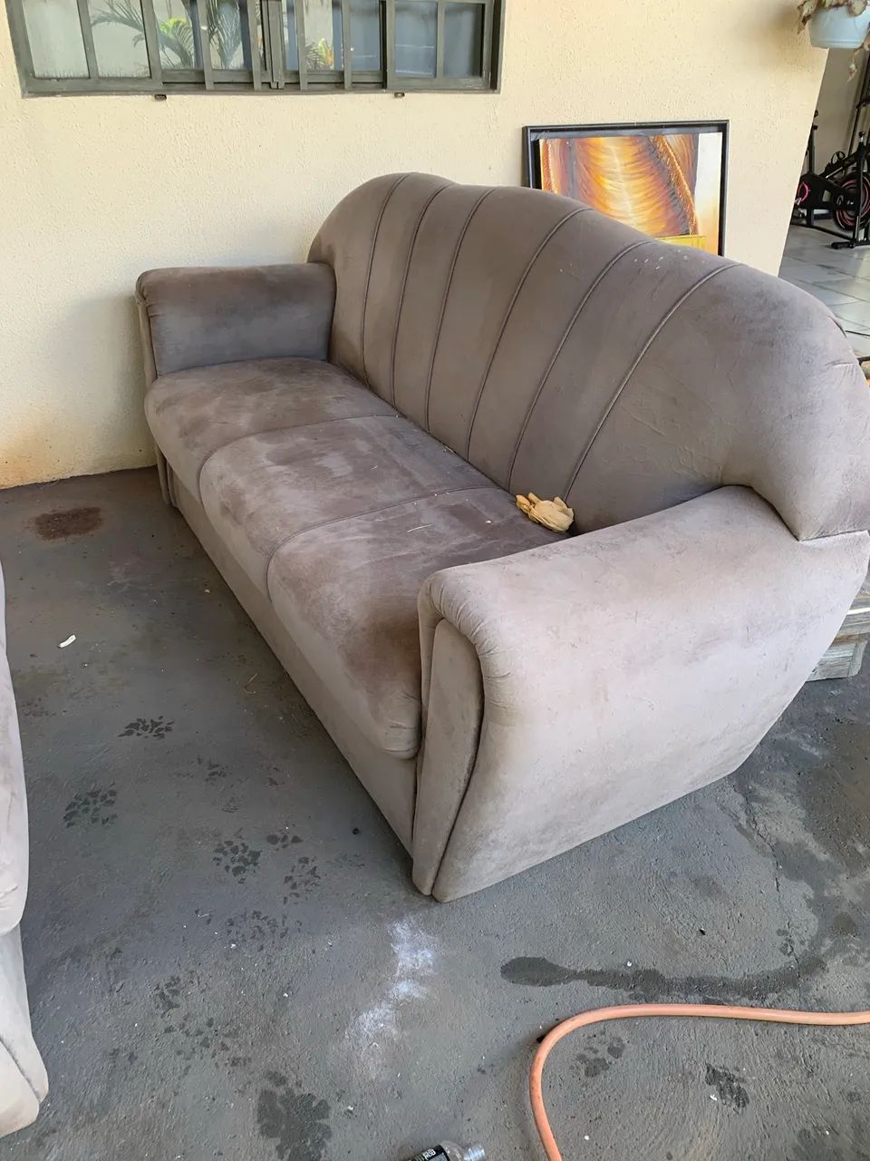 Vendo um conjunto de sofá de 3 e 2 lugares 