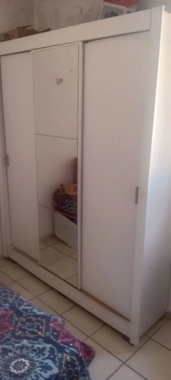Guarda-roupas 3 portas