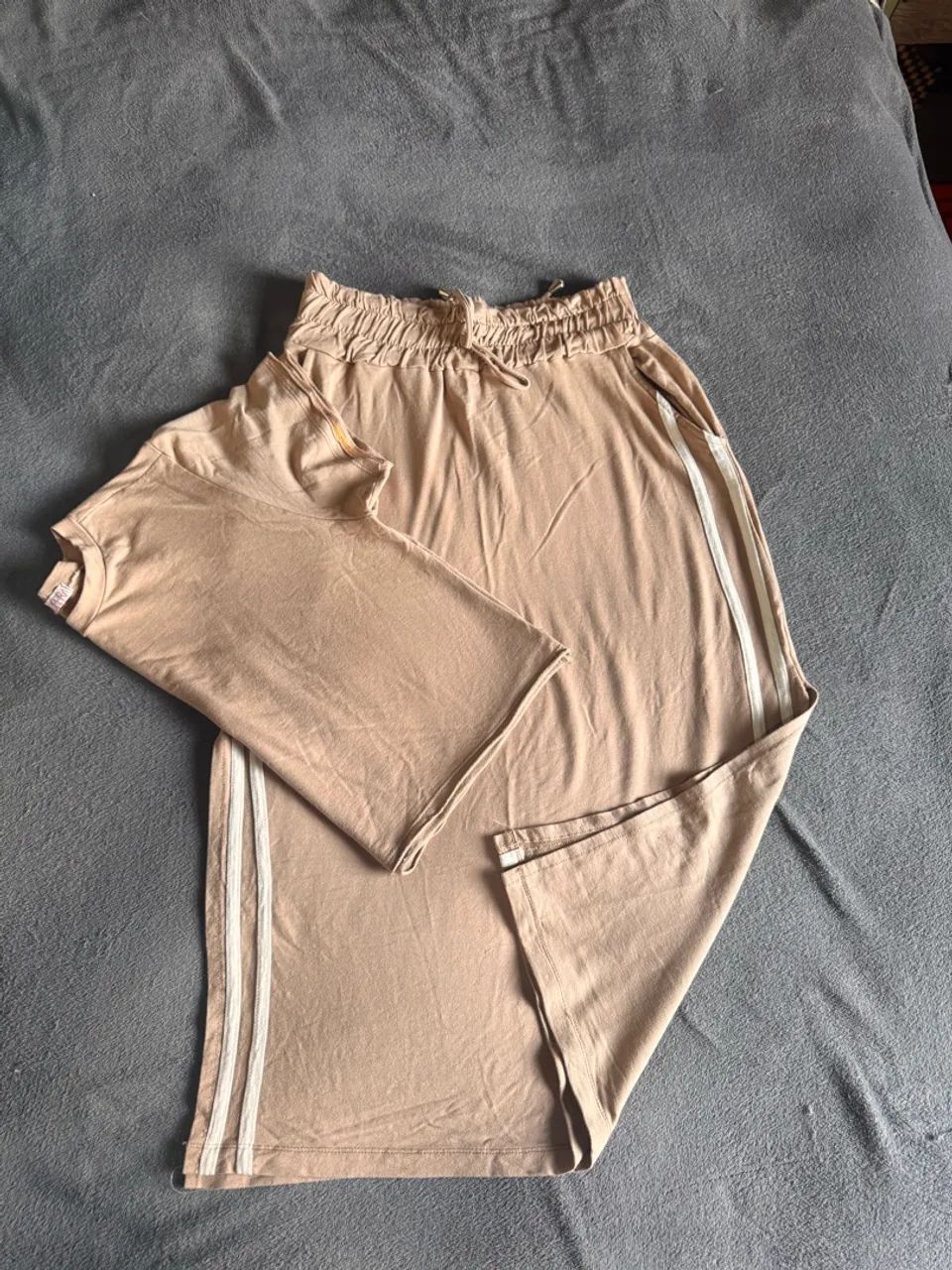 Conjunto Saia Mídi e Cropped