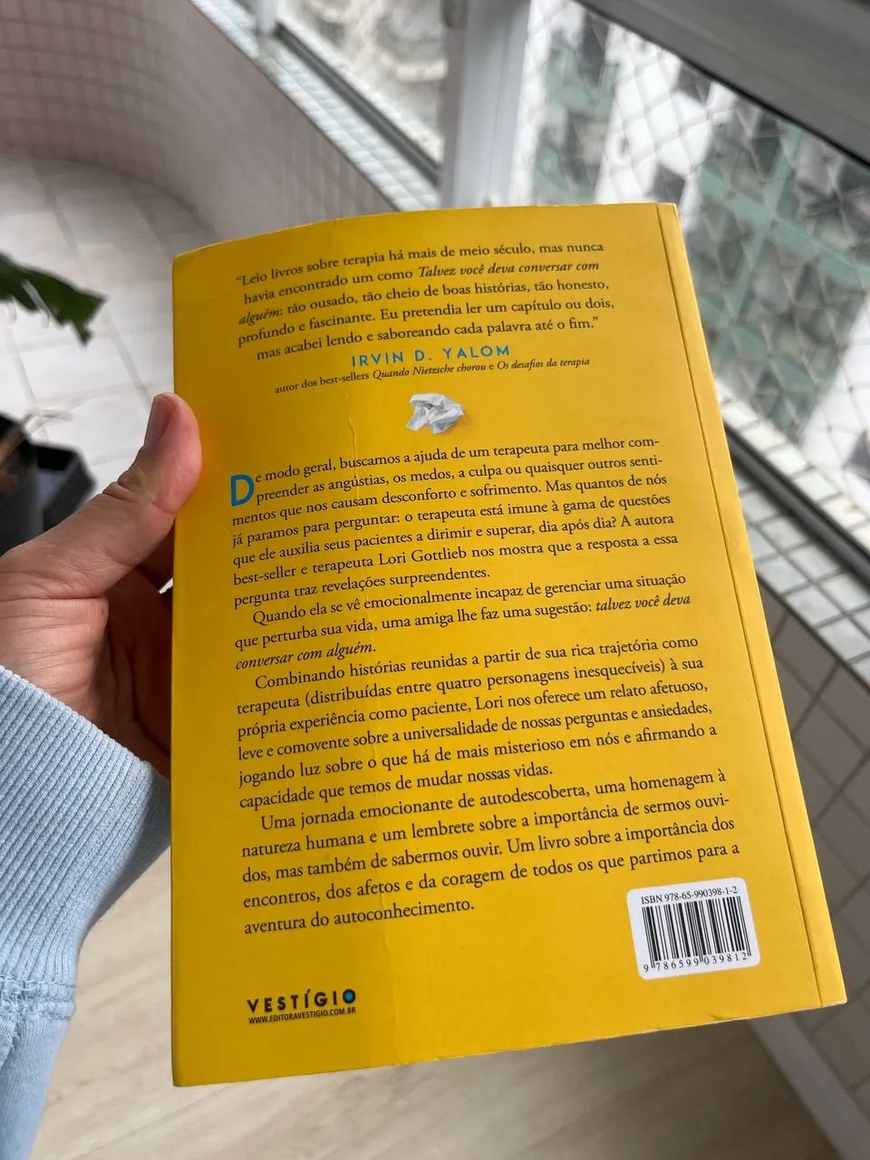 Livro talvez você deva conversar com alguém - Foto 2