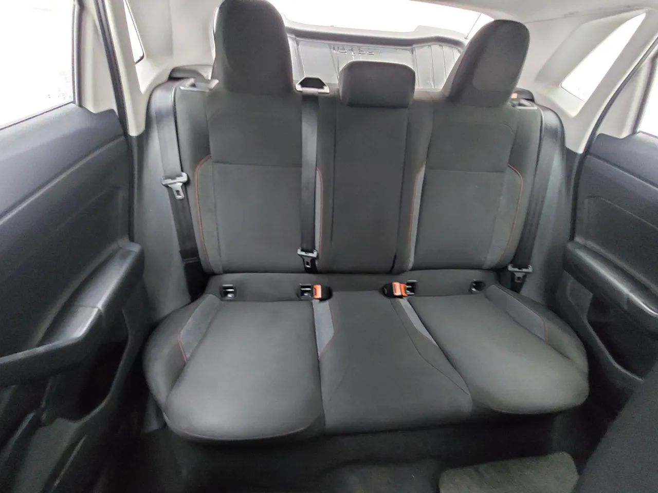 Volkswagen Polo Track 1.0 Flex 12V 5p, foto 16 de 18