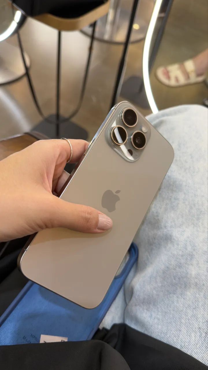iPhone 16 pro max 256G cinza  - Foto 3