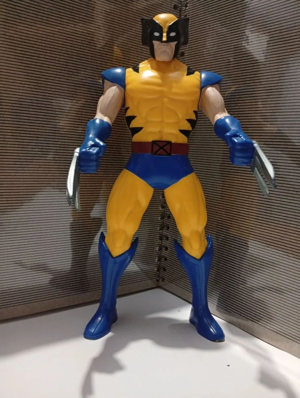 Boneco Wolverine hasbro.