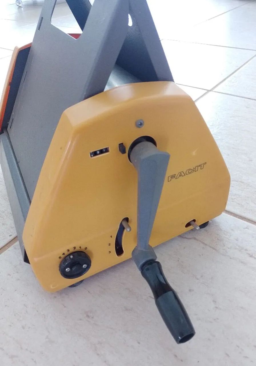 MIMEÓGRAFO FACIT 