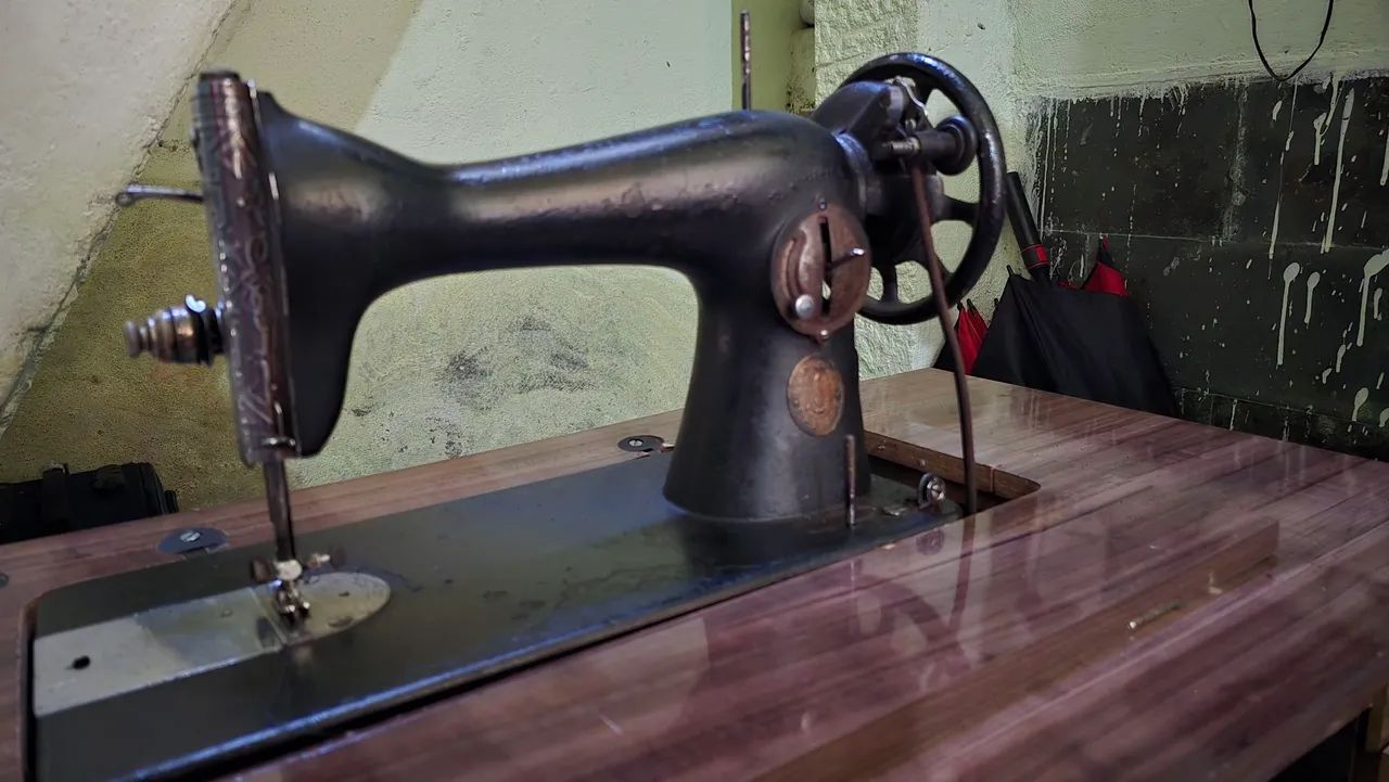 Maquina de costura  - Foto 2