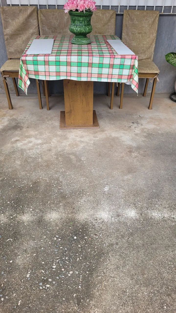 MESA DE MADEIRA C/ 4 CADEIRAS  - Foto 4