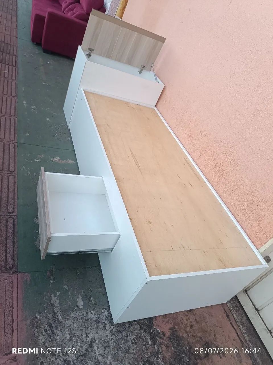 Cama de solteiro de MDF com baú e gaveta - Foto 4
