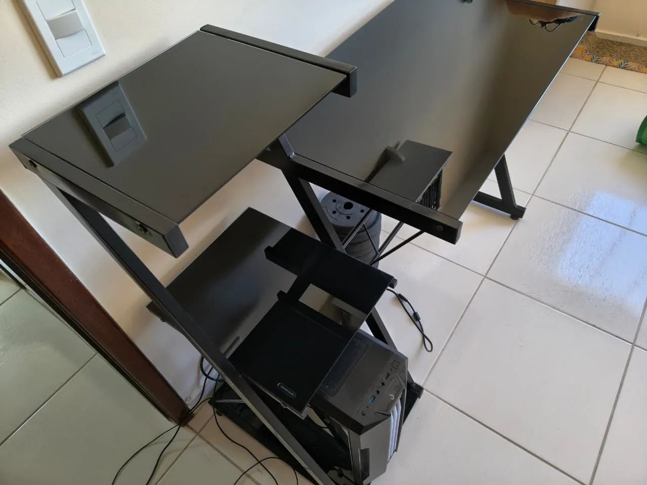 Mesa de escritório de vidro - Foto 4