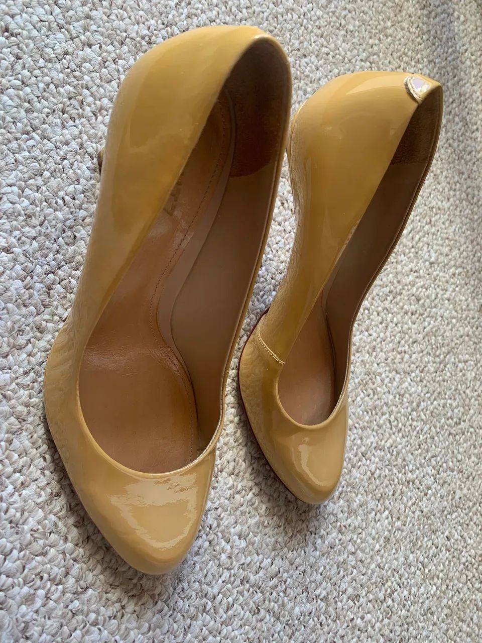 Scarpin Schütz número 36  - Foto 5