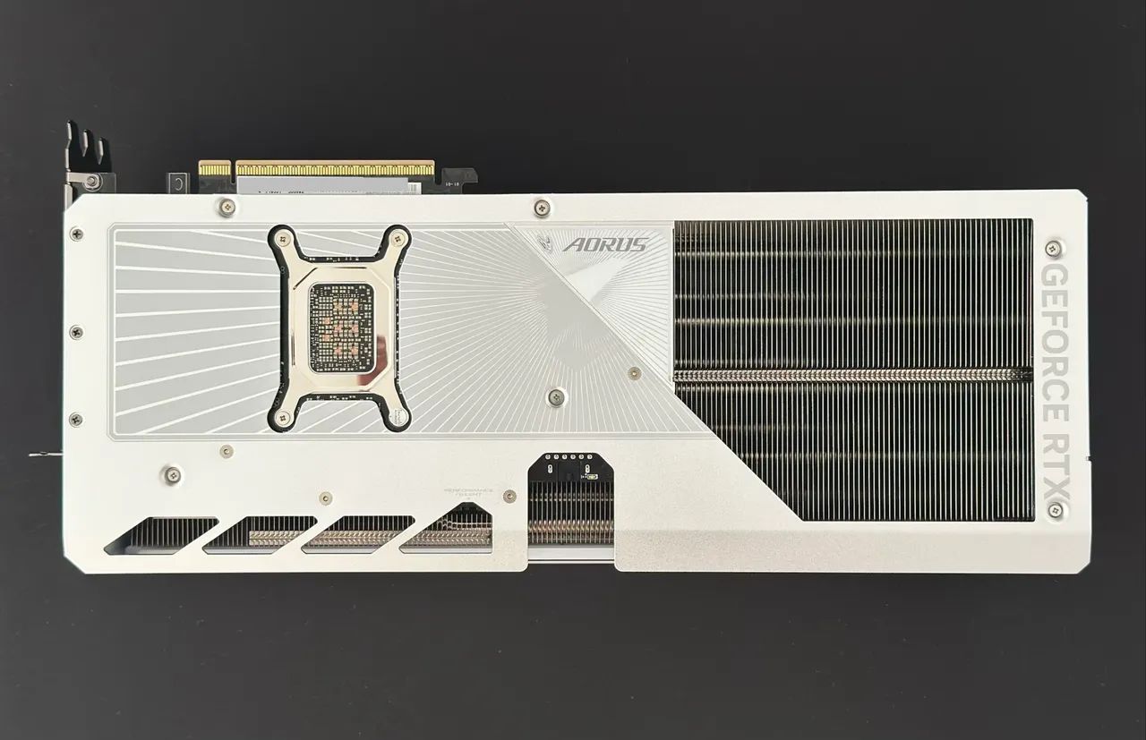 Placa de Vídeo RTX 5080 AORUS MASTER ICE - Placas de Vídeo