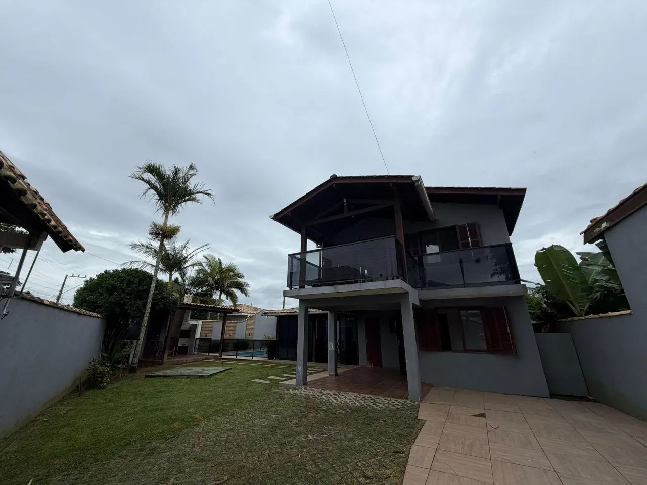 Casa a venda a metros da surfland 