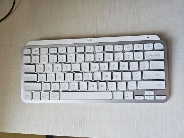 Teclado Logitech MX Keys Mini Branco Sem Fio Bluetooth