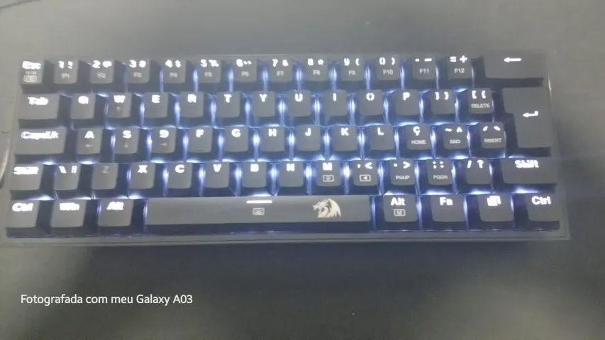 Teclado redragon k617 60% SWITCH AZUL RGB 