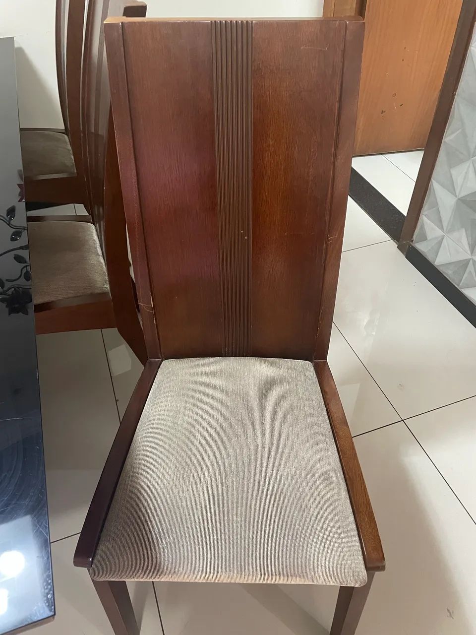 Mesa de jantar 2,00m com 6 cadeiras - Foto 2