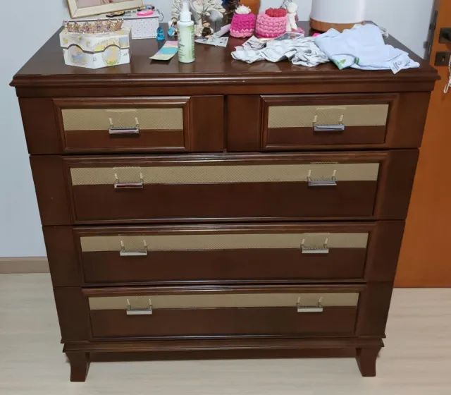 Guarda-roupa, cômoda, bidê e cabeceira de cama