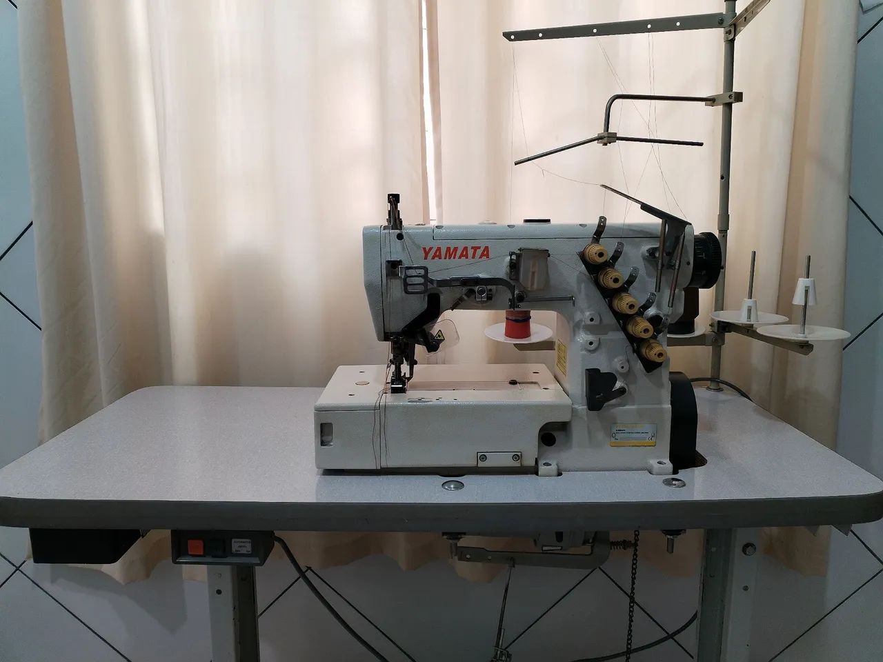Máquina de costura Galoneira Yamata - Foto 2