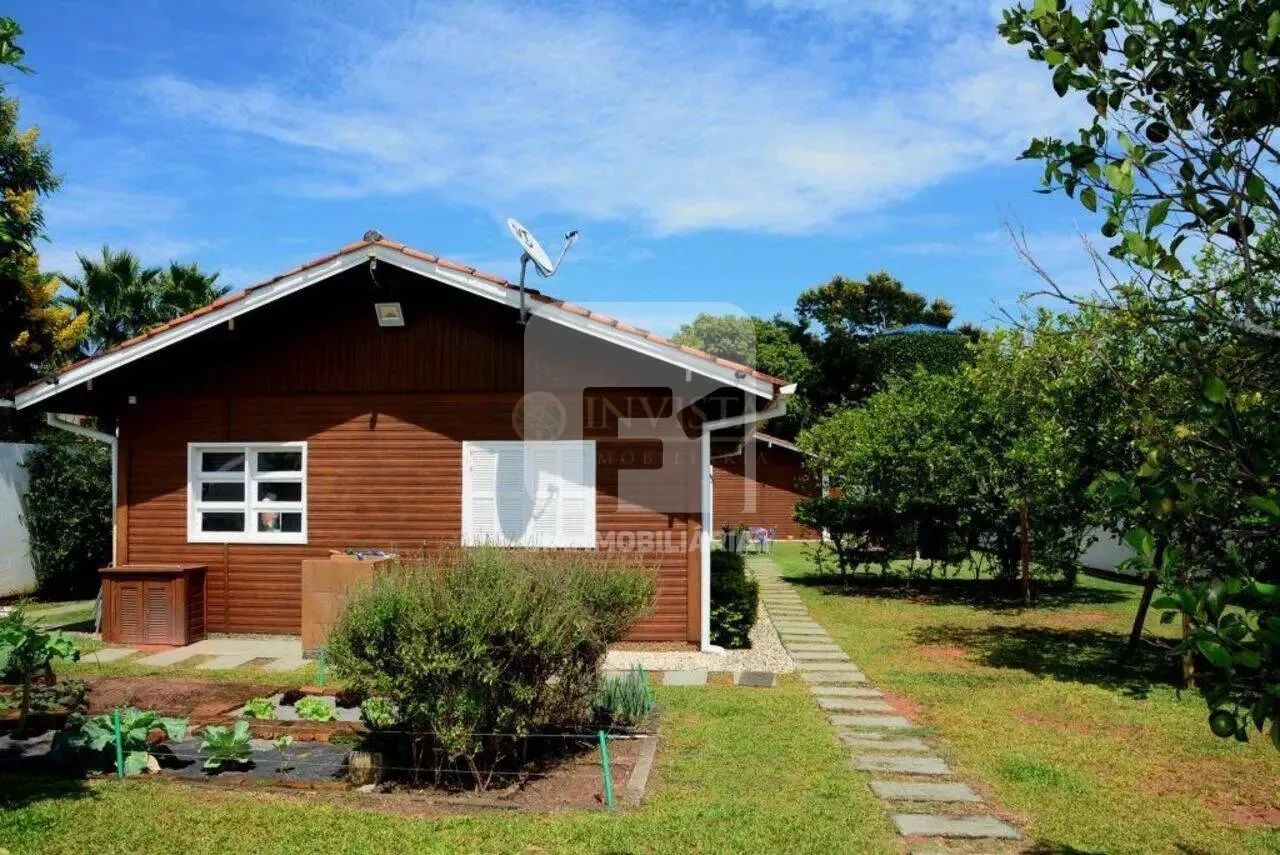 Amplo terreno com 1500 m2, com 2 casas na Lagoa - Foto 3