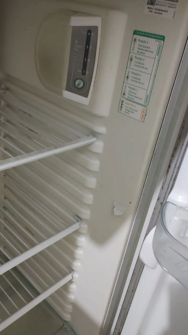 Vendo geladeira Consul funcionando completamente 