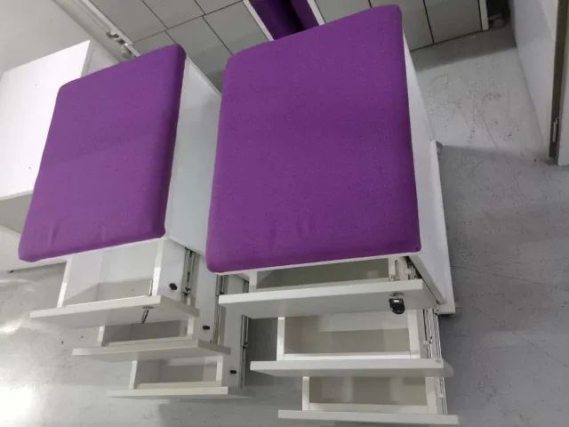 Gaveteiro com Puff Roxo para Escritório - Foto 4