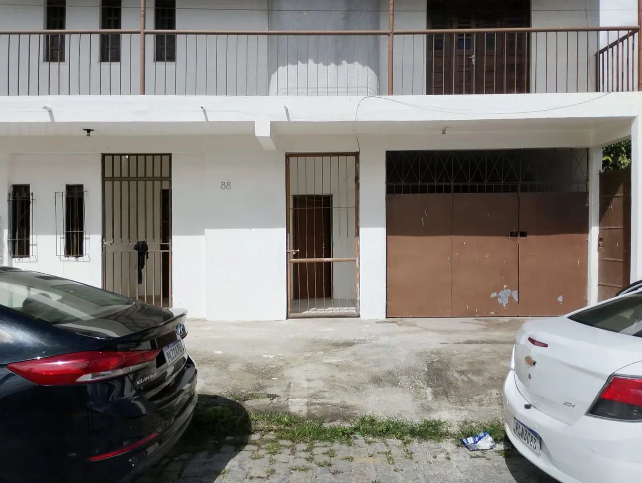 CASA COM PAVIMENTO SUPERIOR, 2 KITNETES E TERRENO DE ESQUINA NO BAIRRO P. GETULIO VARGAS! - Foto 2