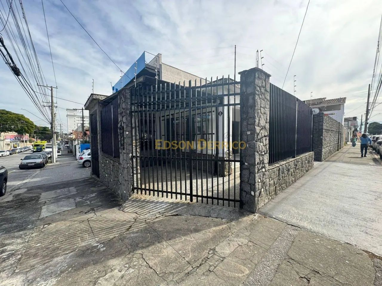 Casa com 6 Quartos para Locação, Centro - Pindamonhangaba
