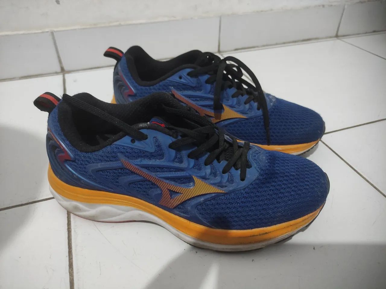 Tênis Mizuno infantil n° 35.