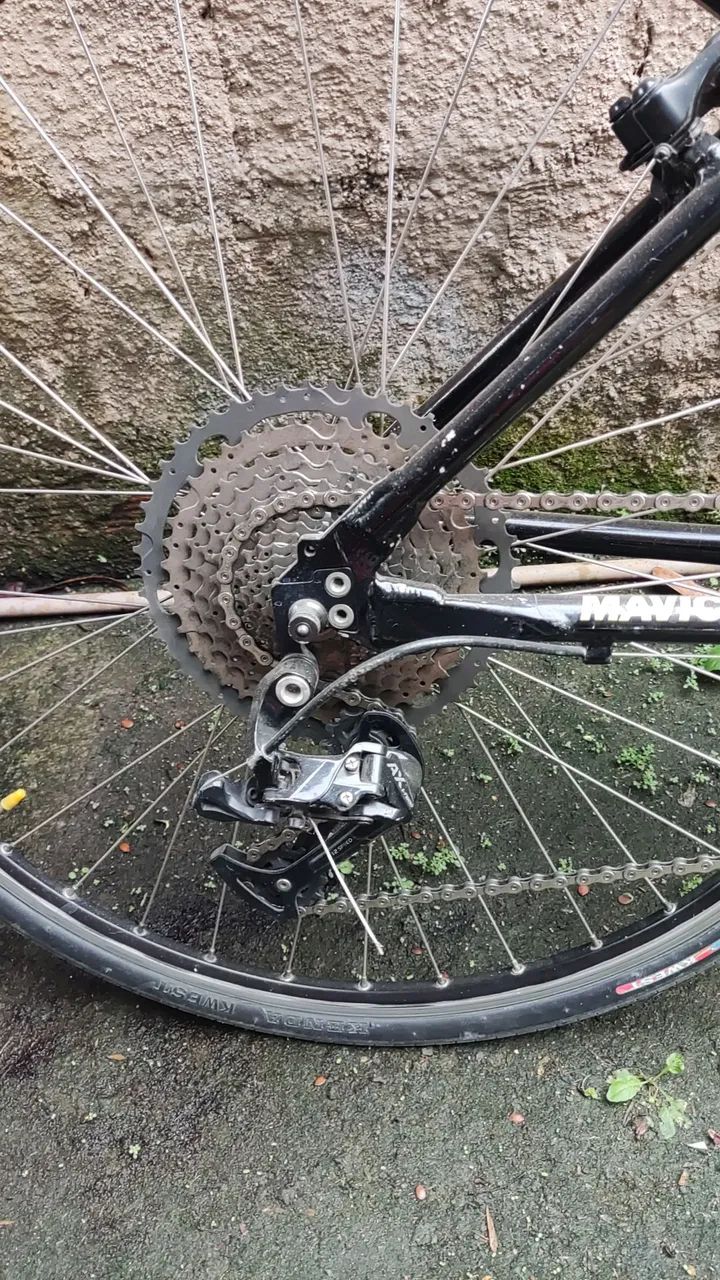 Vendo Bicicleta Gt híbrida  - Foto 3