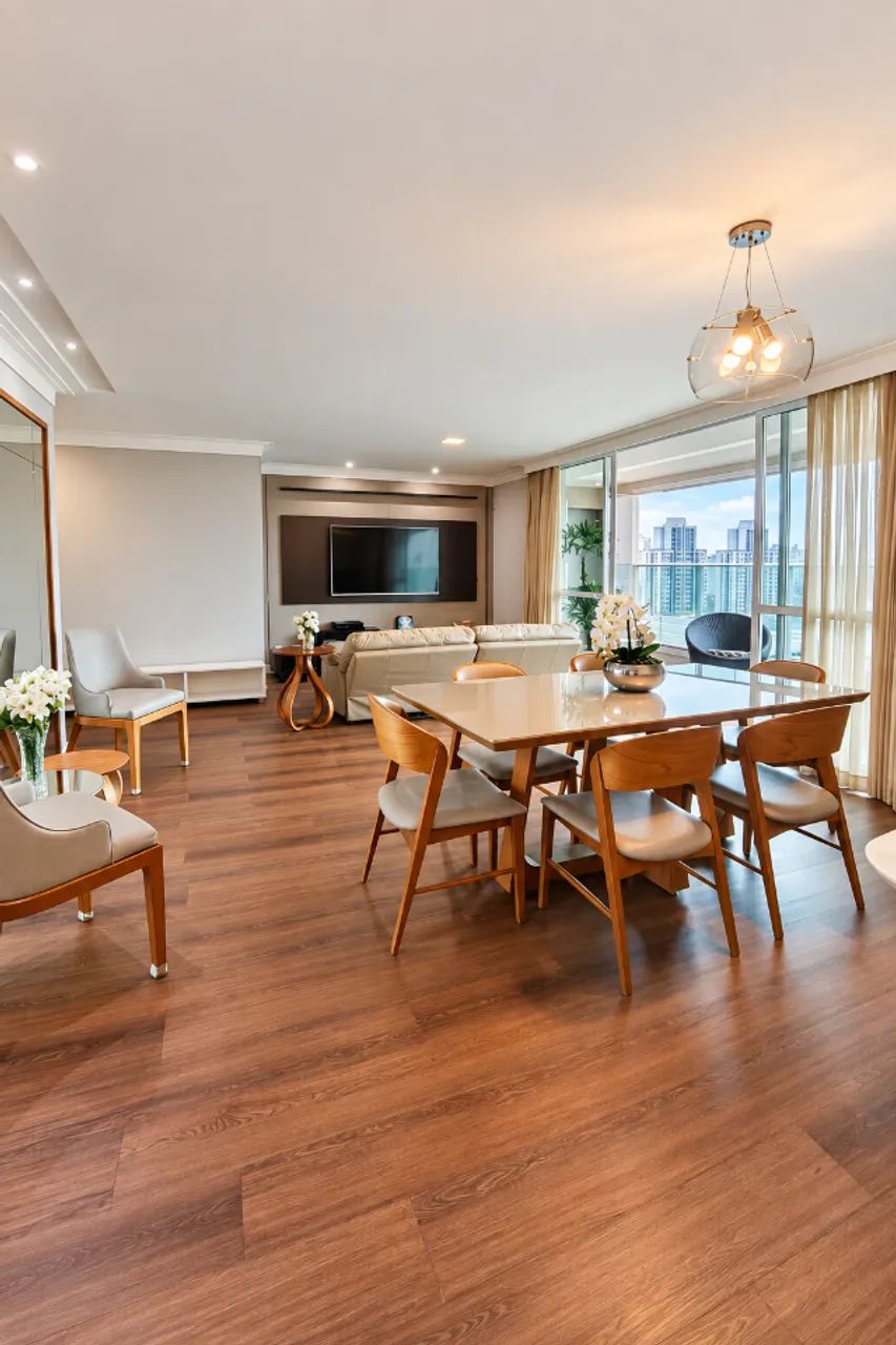 PENÍNSULA | 158 m² | 4 QUARTOS | 2 SUÍTES | MOBILIADO