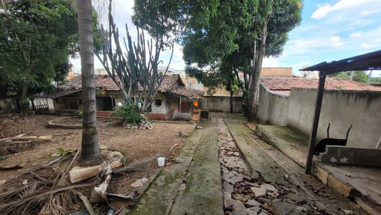 LOTE COM 1.080 M² NO BAIRRO JARDIM LEBLON