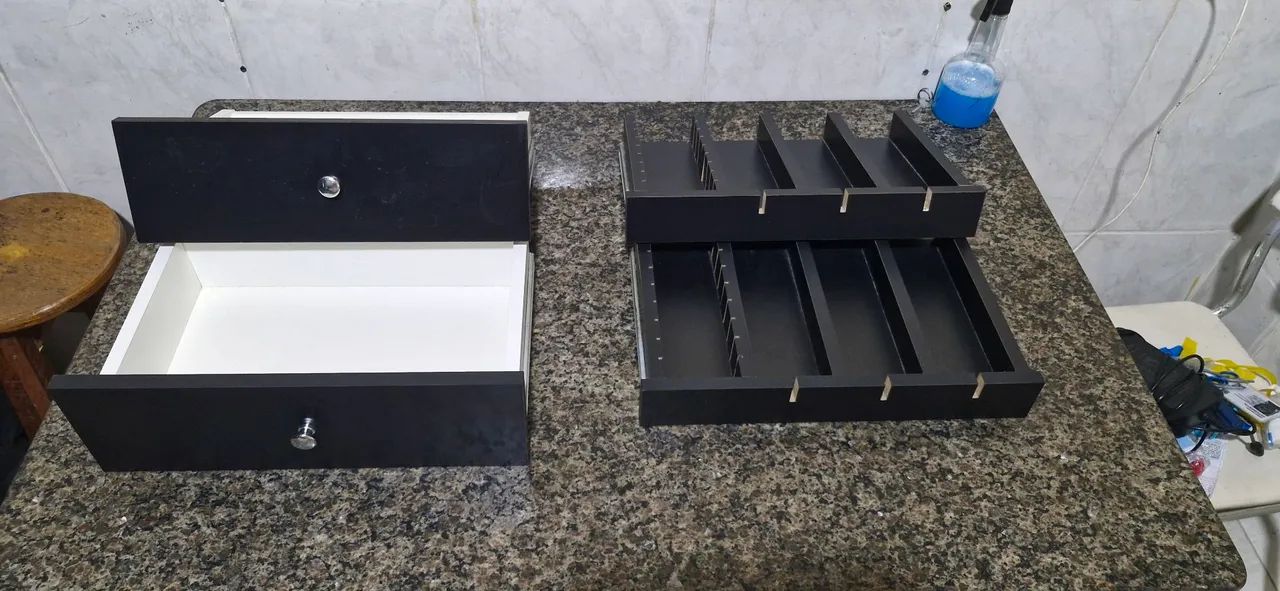 VENDE-SE DUAS BANCADAS DE BARBEARIA  - Foto 4
