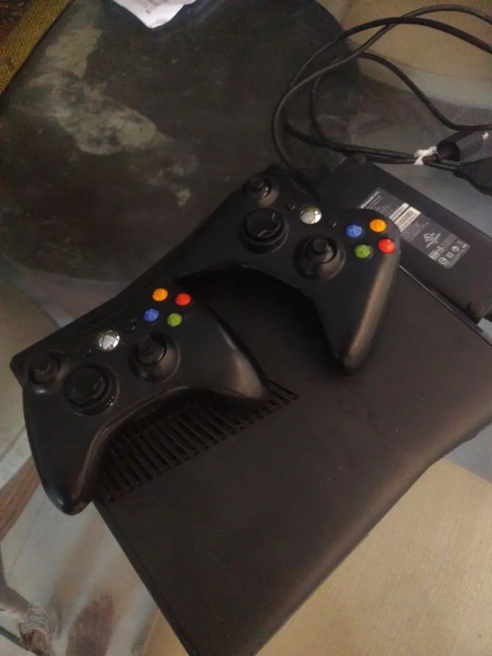 XBOX 360 SLIM + 2 CONTROLES  - Foto 5