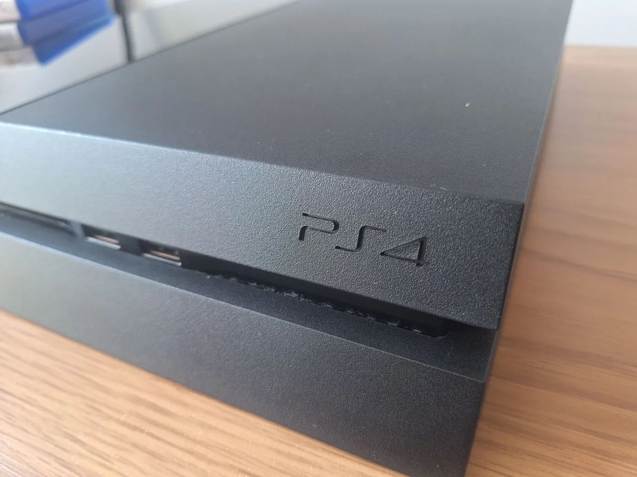 PLAYSTATION 4 + 2 controles e jogos - Foto 3