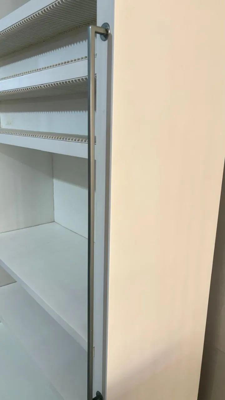 Armário MDF antigo - peça rara, super resistente! - Foto 4