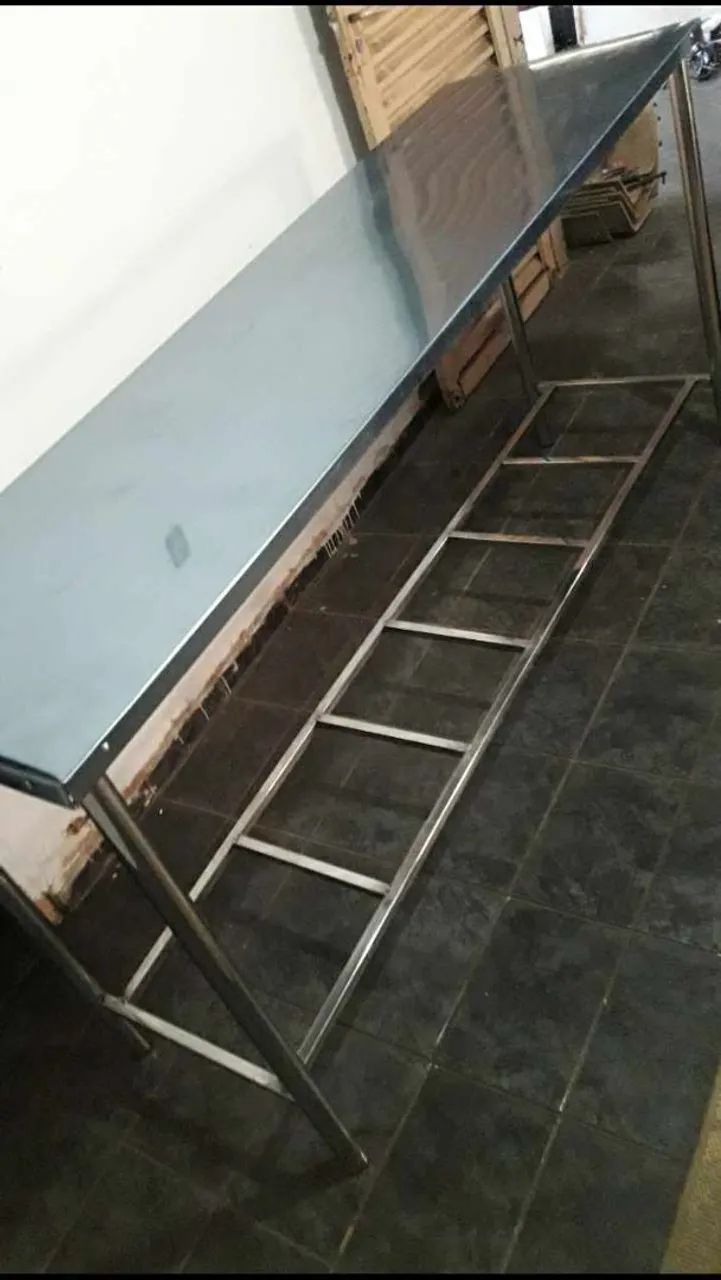 Mesa toda em inox 