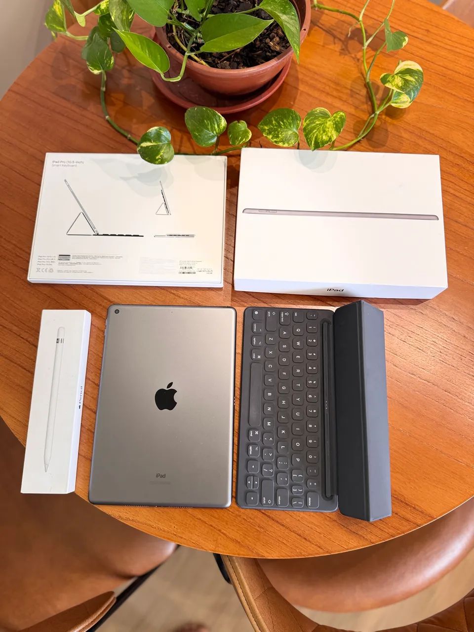 iPad 8ª Geração 32GB + Apple Pencil + Apple Teclado | Combo