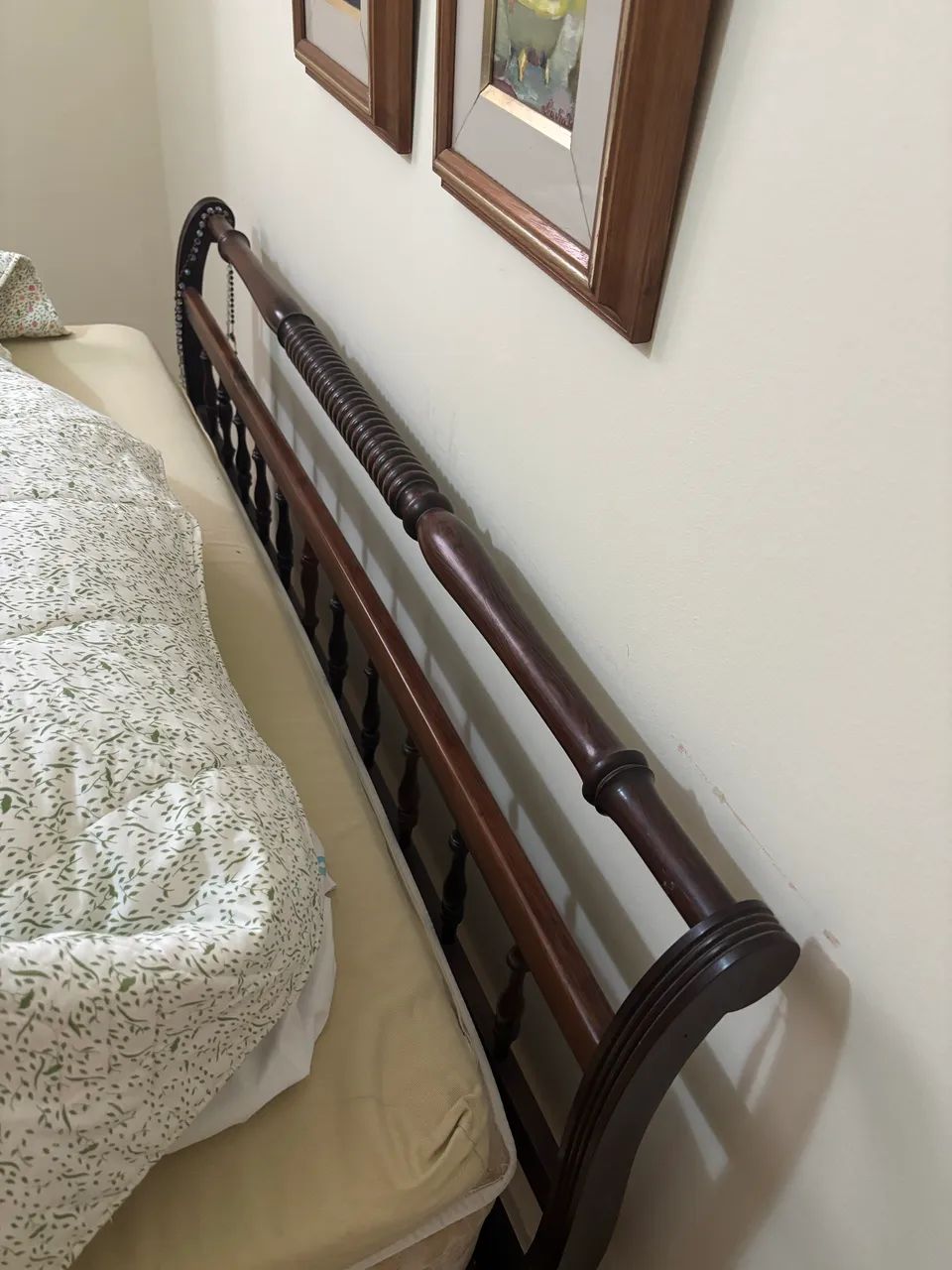 Cama antiga em madeira maciça - Foto 3