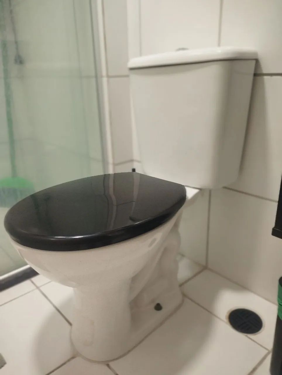 Vaso sanitário com descarga acoplada da deca