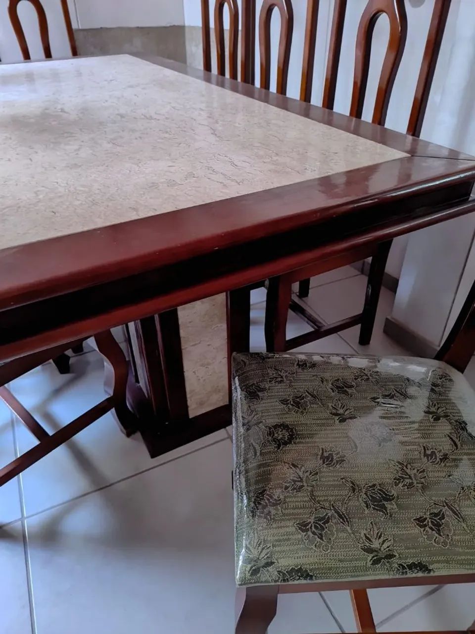 Vendo mesa de pedra de 8 lugares - Foto 2