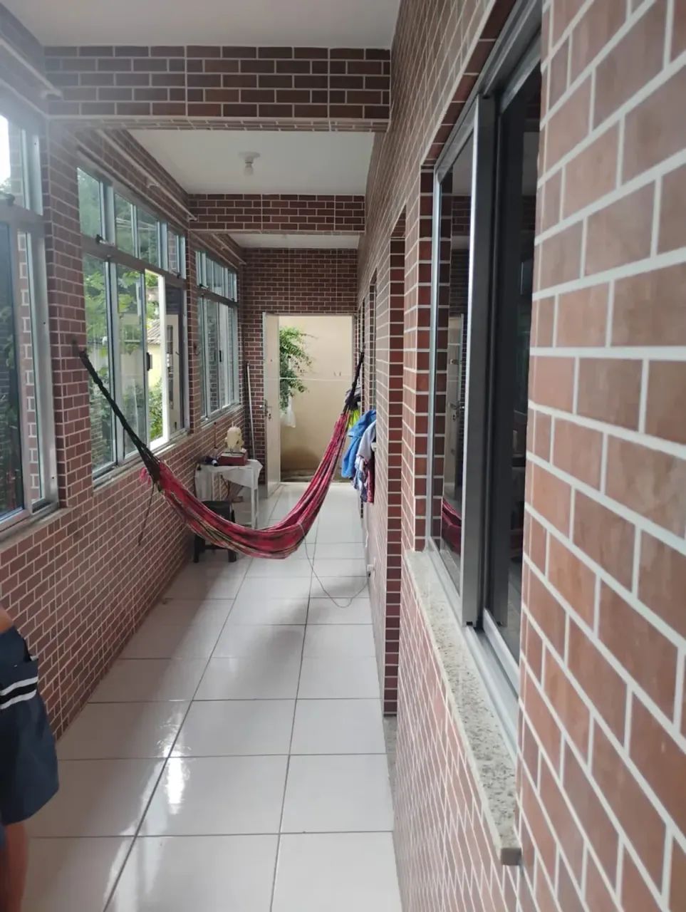 DUAS CASAS COM TOTAL DE 5 QUARTOS EM VILA ROSÁRIO