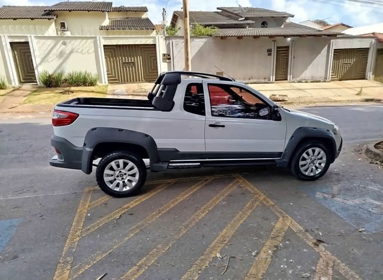 Fiat Strada Adv.1.8 16V Dualogic Flex CD 2016 - Foto 4