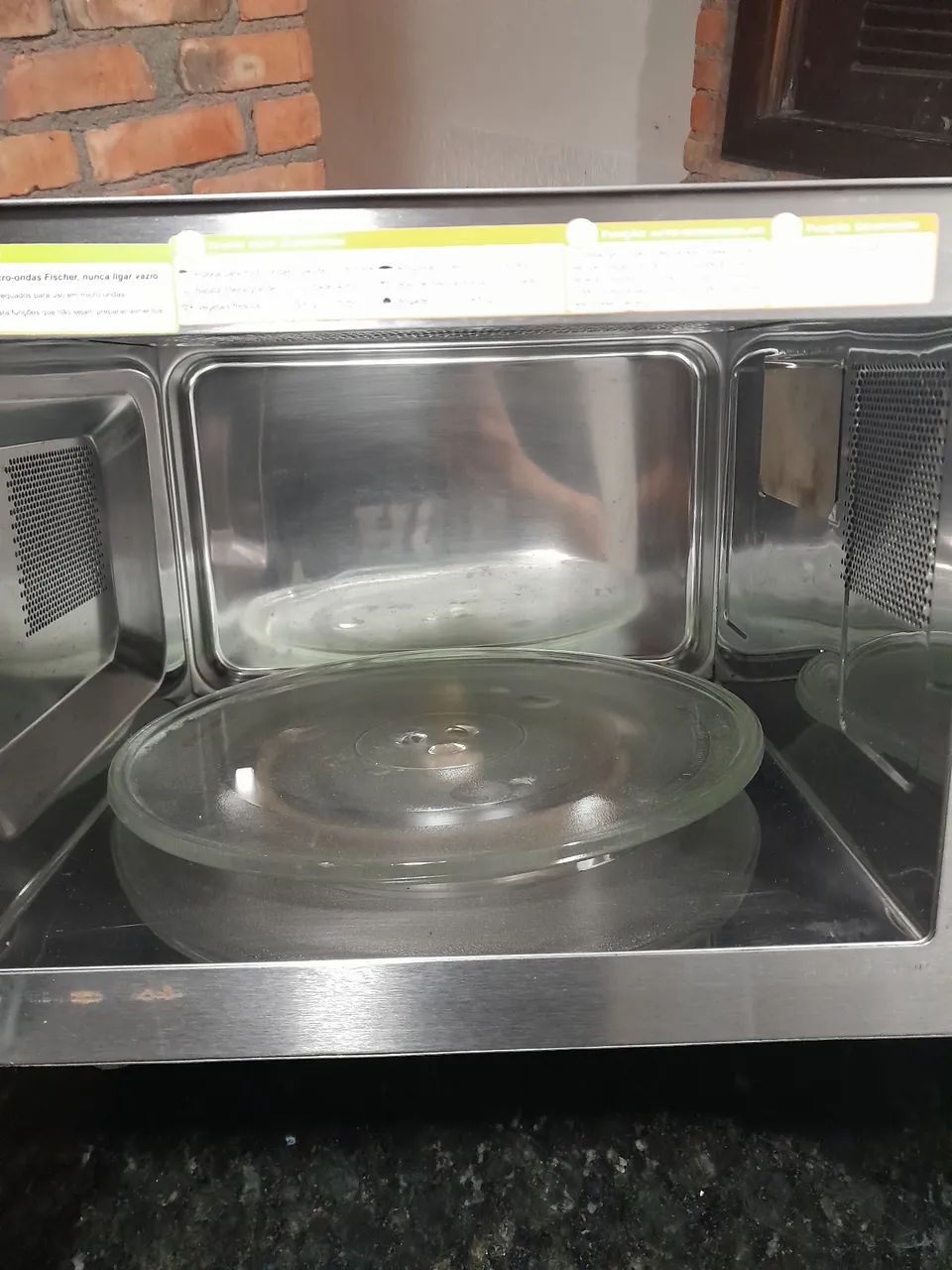 Microondas da marca Mueller 32 litros bem novinho de inox - Foto 3