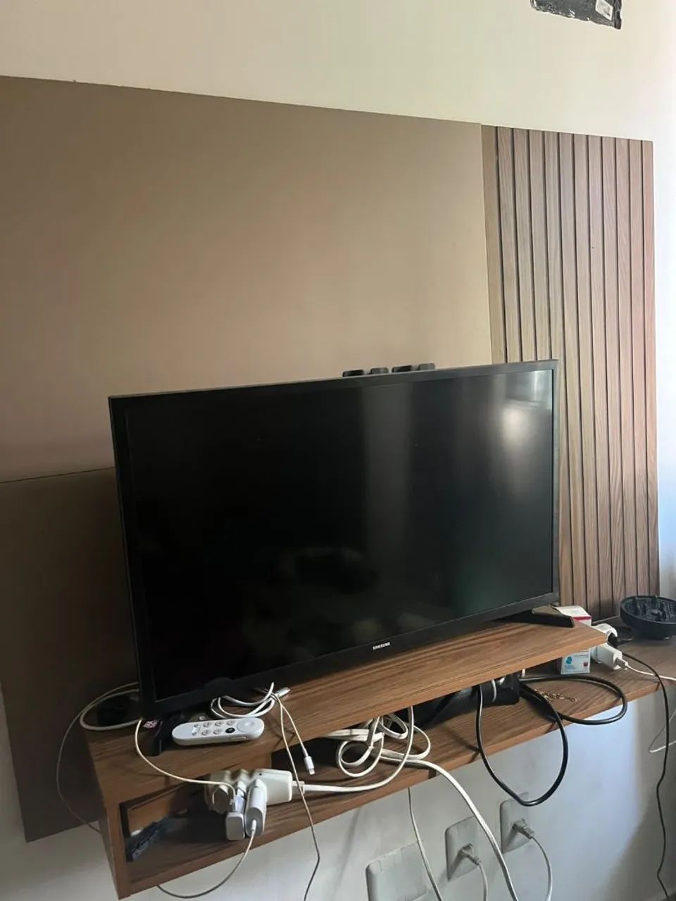 Smart TV, 32 polegadas + Chromecast Google