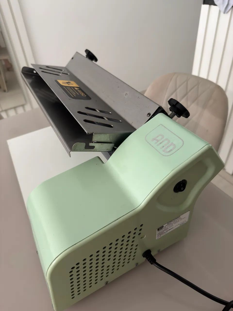 Laminadora de pasta, marca AND 