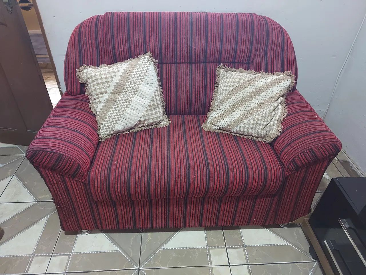 Vendo sofá de 3 e 2 lugares - Foto 4