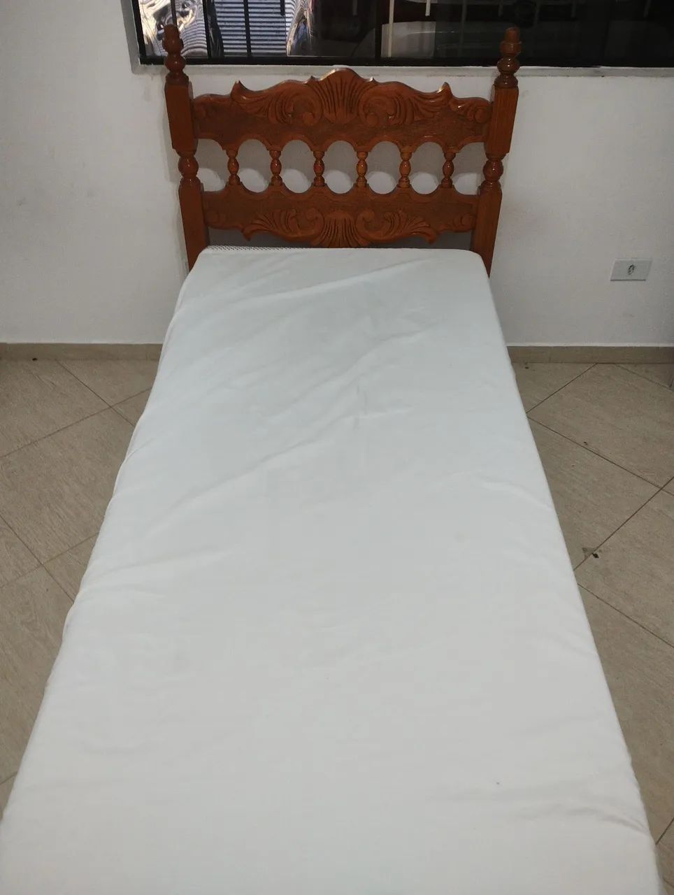 Cama de madeira maciça  - Foto 3
